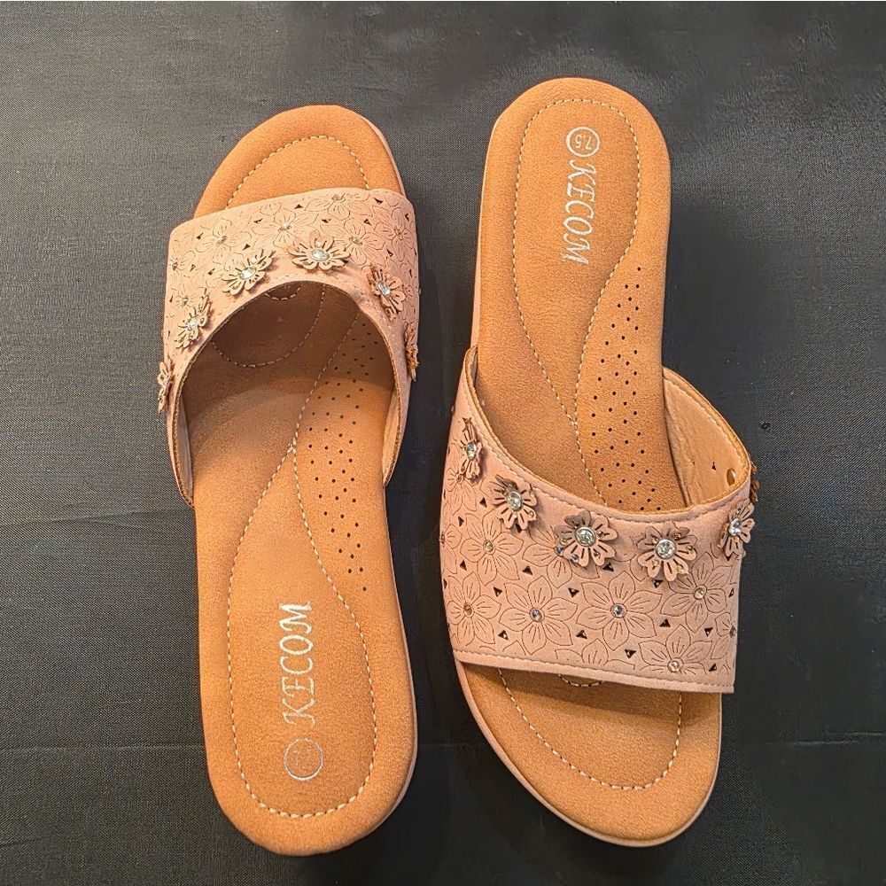 BRAND NEW KECOM WOMEN's FLORAL STUDDED DESIGN DETAIL SLIDE WEDGE SANDAL